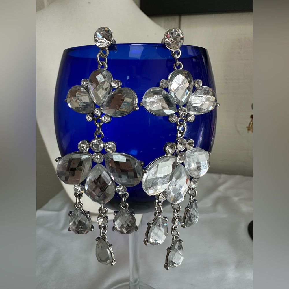 Long sparkly silvertone chandelier earrings